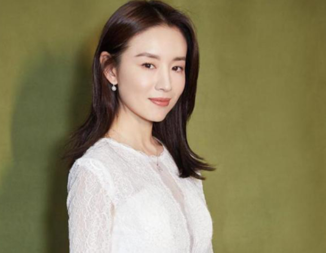 军营出身的五大美人董洁仅排第三第一名实至名归