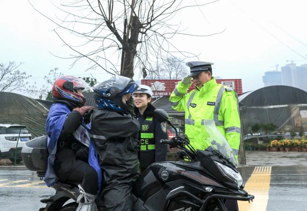 寻找最美湘警肖宏宇铁骑硬汉守护道路平安