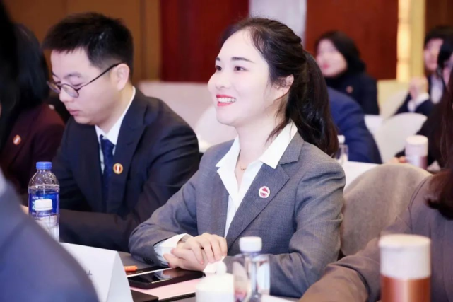 方芳律师我们一家遇见了奥密克戎