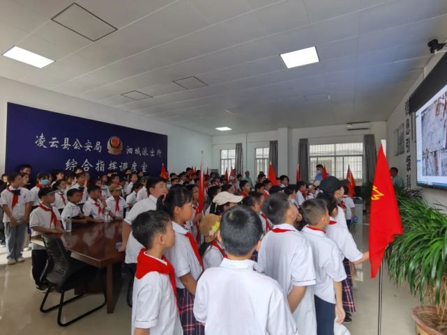 终审丨郭兰芬 初审丨舒镜霖文字丨舒镜霖,泗城派出所图片丨泗城