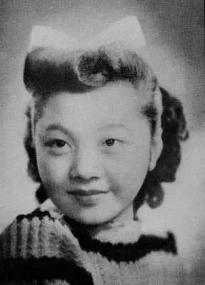 姚莉有着美丽声音的歌者传唱着她的玫瑰一生