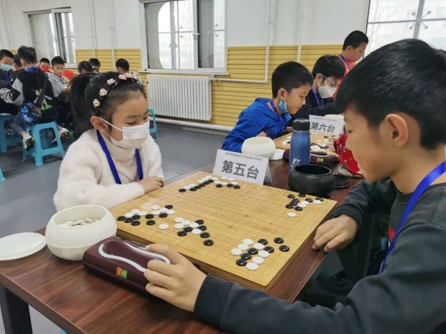 【国奥棋院围棋讲解】什么是围棋的"眼"与死活?