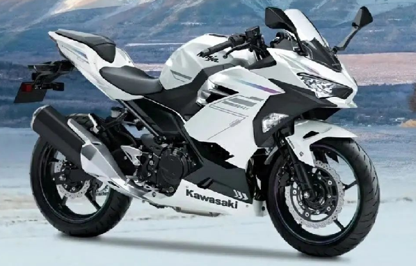 川崎发布2023款白色ninja400