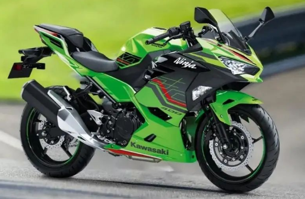 川崎发布2023款白色ninja400