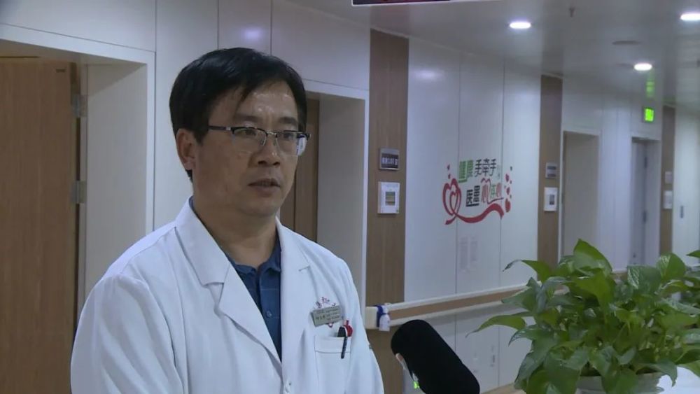 道德模范用医者仁心感受患者呼吸记2021年度金昌道德模范柳玉峰
