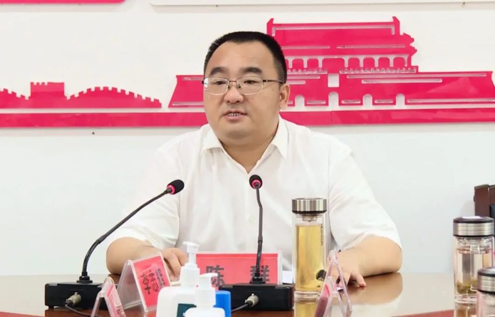 聚焦丨陈群在冷水江街道开展两委换届回头看谈心谈话