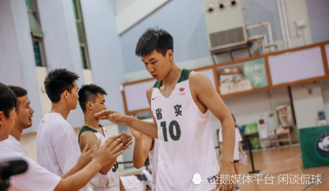 归属广东的彭士峻就出身辽宁,并且是辽宁篮球名宿张庆鹏的外甥,只是有