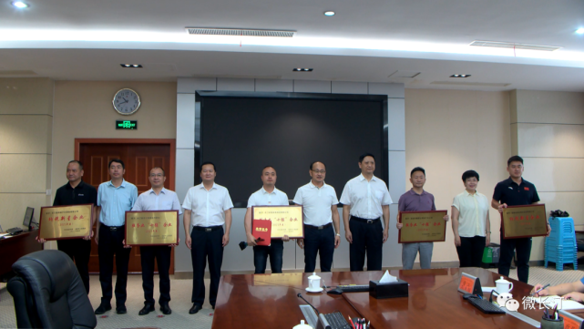 付燿杰 熊甜雨 赖松林编 审:吴德荣 官凌云 胡清莲监 制:谢家进总监制