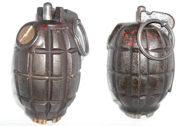 除此之外,为了保证用枪投掷手榴弹的时候,手榴弹在空中飞行有一个稳定