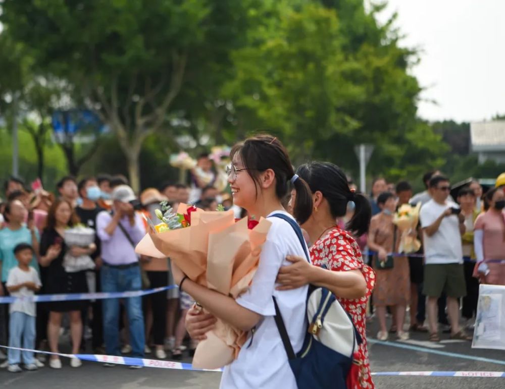 高考结束溧阳拍下这一幕幕