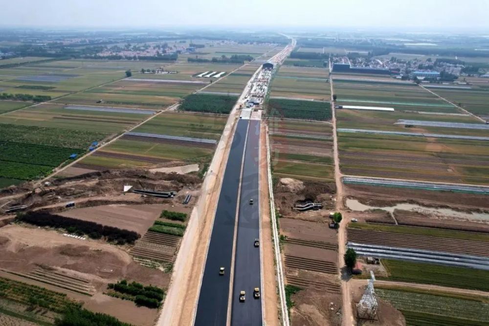 潍坊至青岛及连接线工程实景明董高速路基工程完成17.