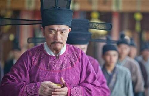 争议,又是魏元忠站出来力排众议说服李孝逸率先进攻酒饱饭囊的徐敬猷