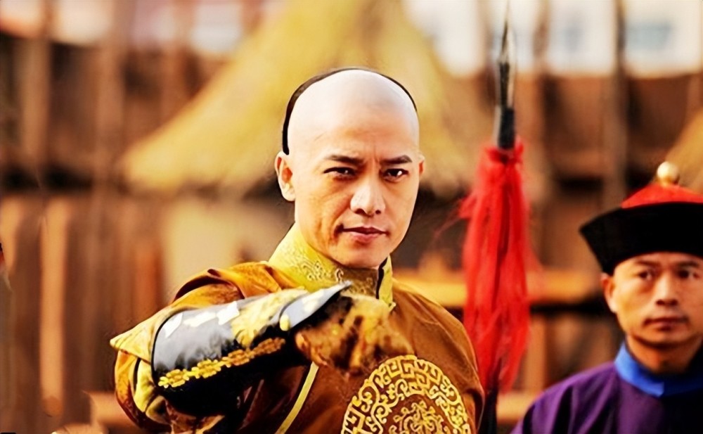 胤礽剧照结语"九子夺嫡"最后以皇四子胤禛的胜出而告终,有人从优胜