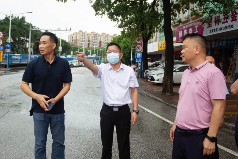 张浩龙先后前往城区南兴五路,高要城雕以及高要区第一小学等地,沿途