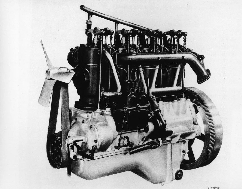 迪塞尔发明柴油机之后,很多人对这种效率更高,燃料更便宜的内燃机开始
