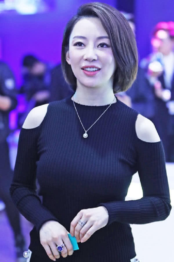 "九球天后"潘晓婷:40岁身价8亿,父亲才是她婚姻路上的绊脚石