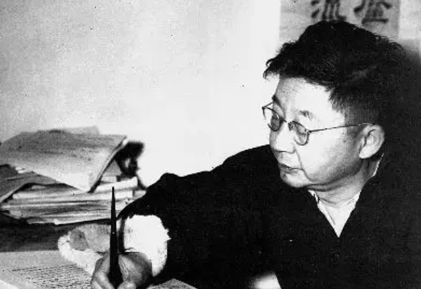 1966年老舍为什么自杀又为什么选择跳湖这种方式