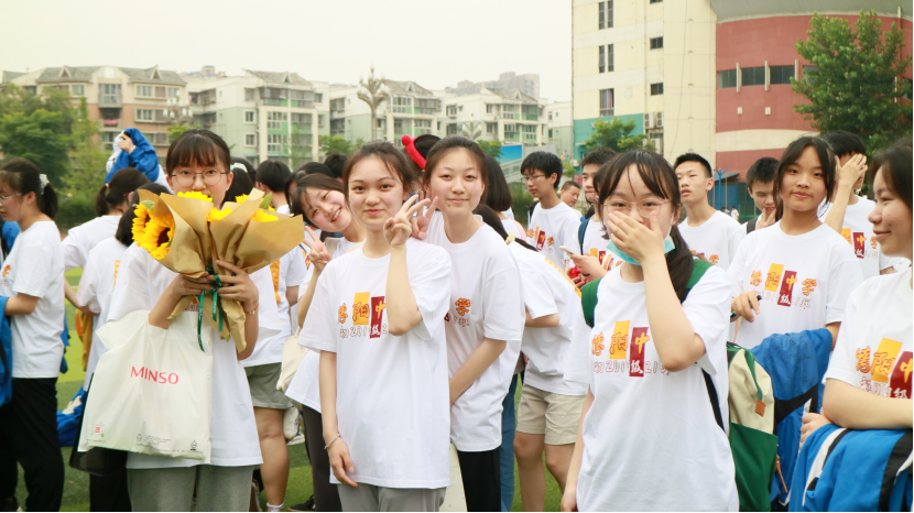 一路繁花相送德阳中学初2019级毕业典礼