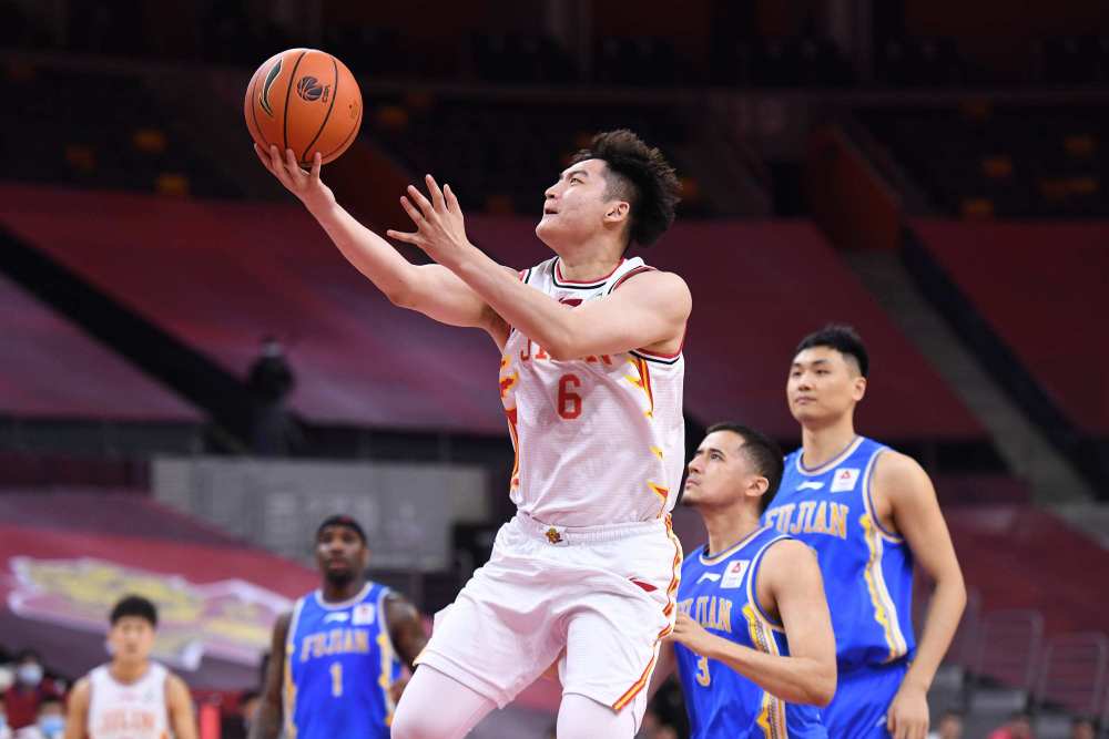 cba新消息辽宁大调整华莱士离队杨鸣恩师挖人瞄准大牌名帅