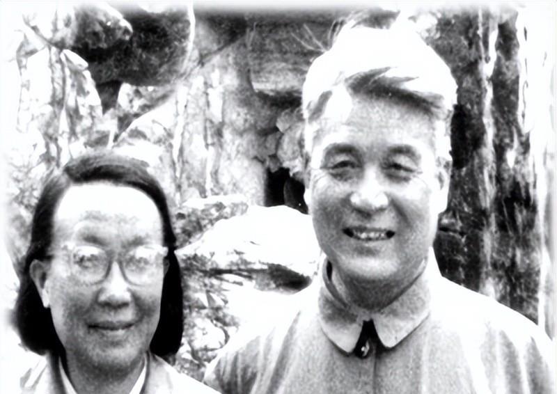 以爱之名,终生无悔1964年10月16日15时,在中国罗布泊的上空,一朵遮天