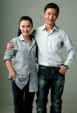 黄志忠与何音离婚11年后一个孤苦伶仃一个嫁许云帆苦尽甘来