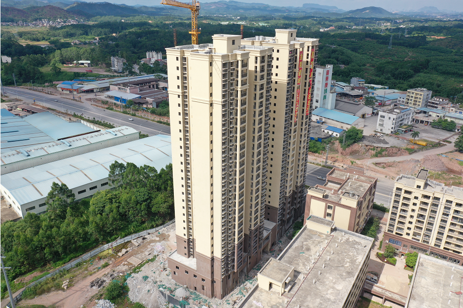 曾陷延期交房风波的容县金领郦城复工了