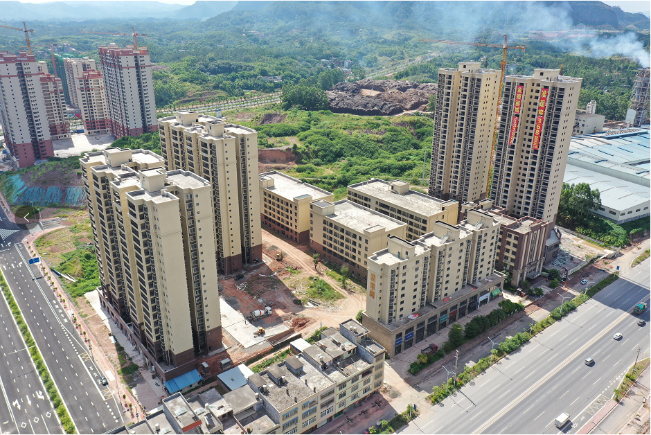曾陷延期交房风波的容县金领郦城复工了
