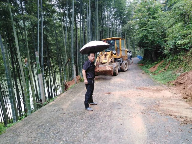 兴农富民记井冈山国家级自然保护区罗浮林场茅坪村村党支部书记叶方华