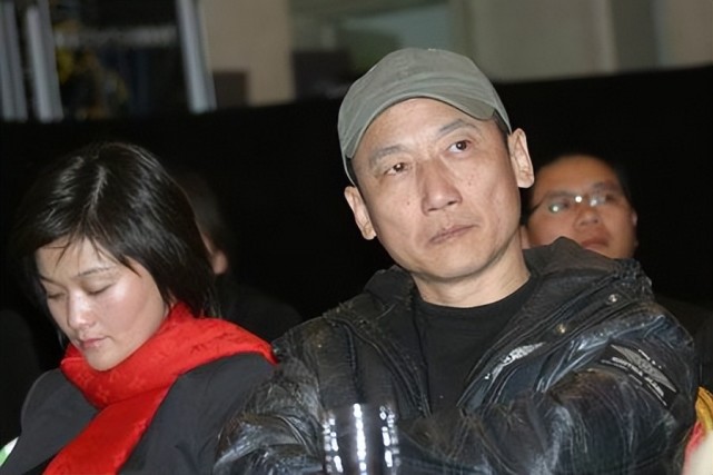 著名导演张建亚娶女星张瑜离婚成遗憾如今事业有成家庭幸福