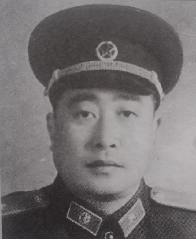 3,1955年北京军区各师长,政委授予上校(15人,离职1人;师长5人,政委10