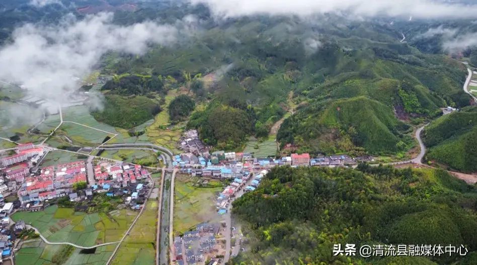 田源乡地处于清流县中部,距离清流县城32公里,交通便利,境内生态环境