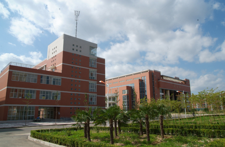 前身是1952年创建于西安的西北中医进修学校1959年升格为陕西中医学院