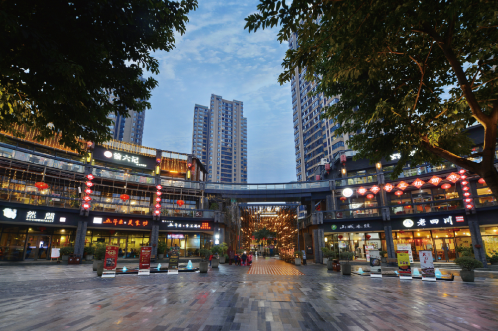 上泉坊主题商业开街,融汇丽笙酒店开业,直至去年融汇广场购物中心开业
