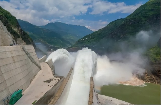 中国建成世界级超级水电站,电能取之不尽,电费或迎来