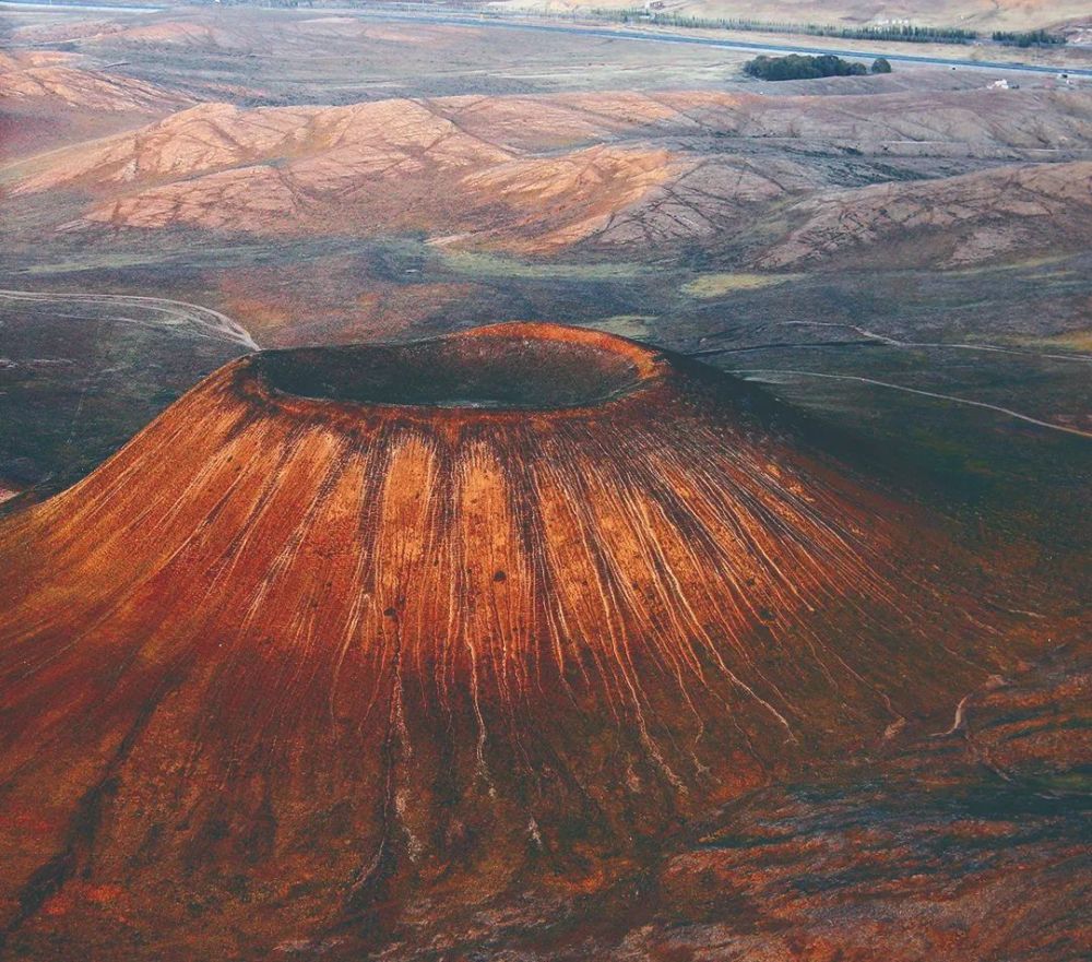 美图察右后旗火山草原