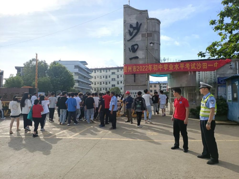 叮~賀州交警又“上線”護(hù)航中考了!(圖13)