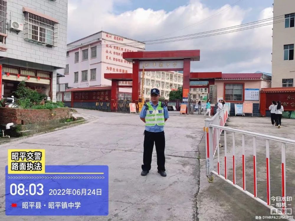 叮~賀州交警又“上線”護(hù)航中考了!(圖21)