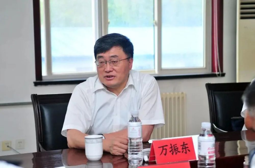 万振东同志要求,强戒所要贯彻落实好朱副厅长指示精神,进一步提高政治