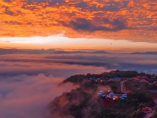 一天一点普洱2411仲夏时节行居旷野一起相约景谷白马山火星部落吧