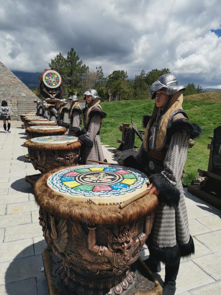 丽江纳西族传承东巴文化保留了1400多个象形文字