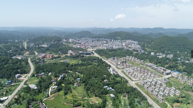 南充市仪陇县马鞍镇 省住建厅村镇处供图"镇"在崛起:为县域经济发展