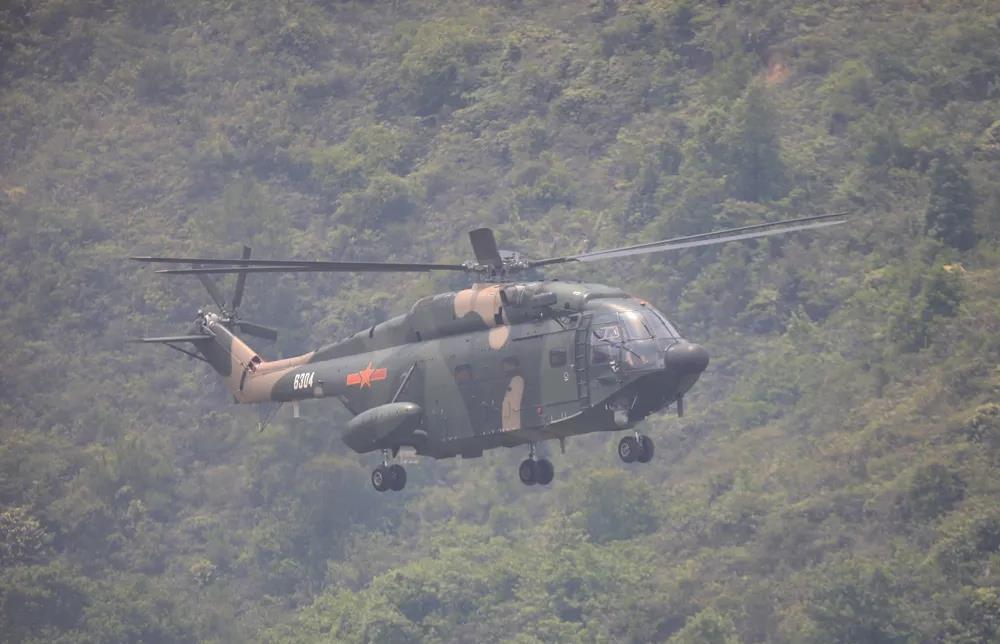 发构型就发展出陆军运输型直-8b和空军型直-8k/ka/kh两大主流型号系列