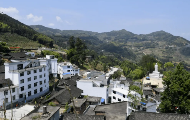 楮坪乡,隶属于福建省宁德市柘荣县,地处柘荣县西部,东与城郊乡,东源乡