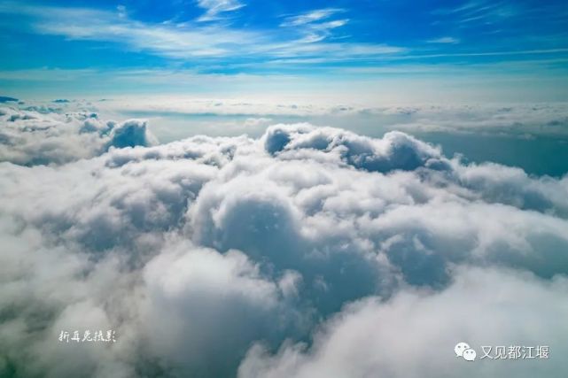 天连水尾水连天真谓是雾锁山头山锁雾山水远接云天折耳兔摄以及草木的