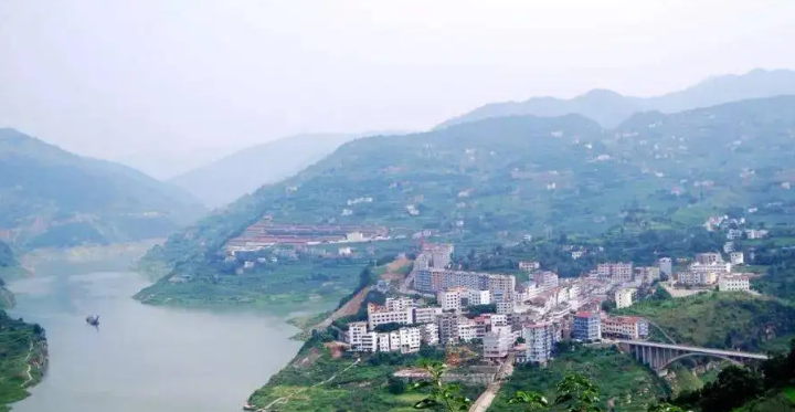 巴阳镇巴阳镇,隶属于重庆市云阳县,地处云阳县西部,长江北岸,东与人和