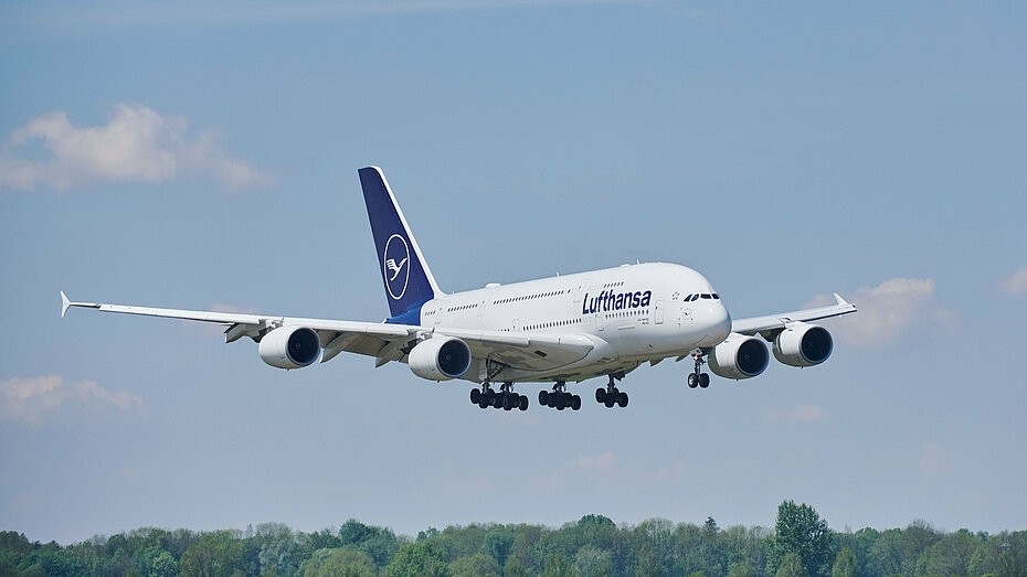 汉莎航空的执行董事会也在一封致客户的信中宣布了a380飞机的重新启用