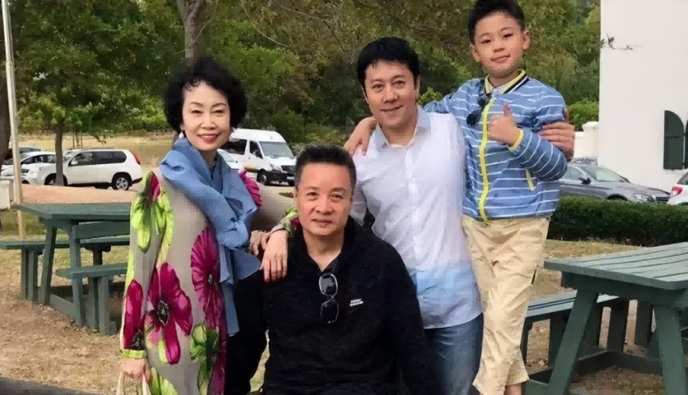 歌手阎维文陪妻子抗癌34年却说自己不称职风光背后总有泪水