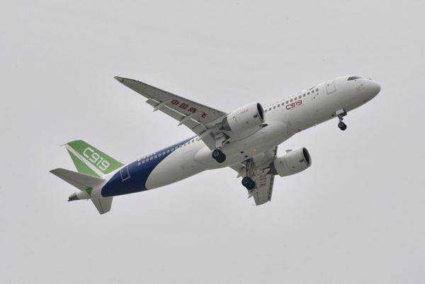 C919首飞全程回放现场图曝光 未来将与空客、波音竞逐蓝天