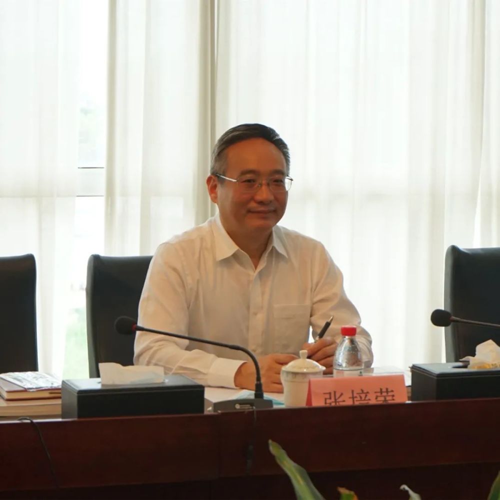 区人大常委会主任张培荣一行莅临上海永进电缆集团视察指导