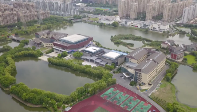 同时存在着多所学校,其中就包括了杭州第四机械技工学校,杭州职达健康